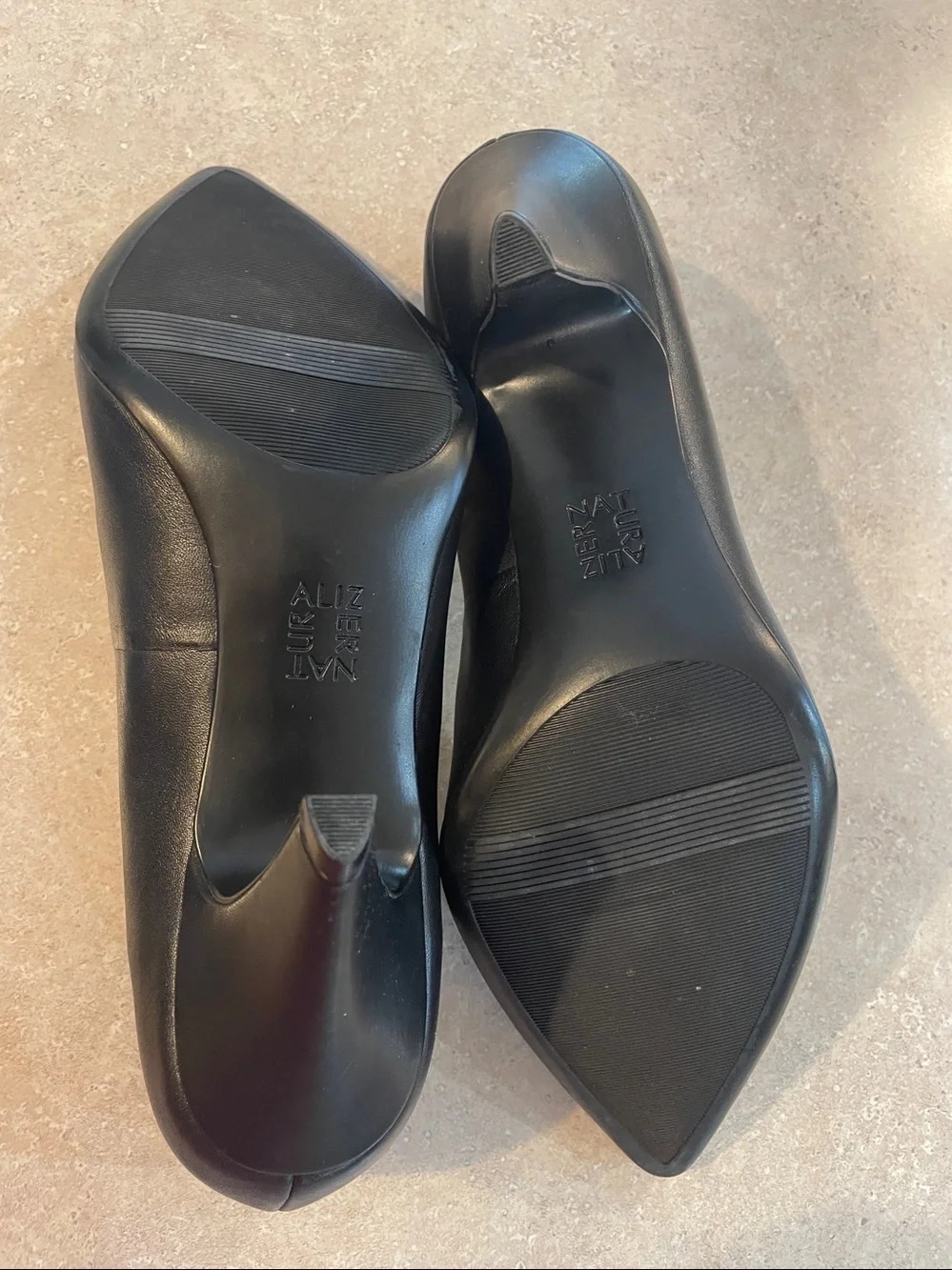 Naturalizer Black Pointed-Toe Leather Pumps Sz 9
